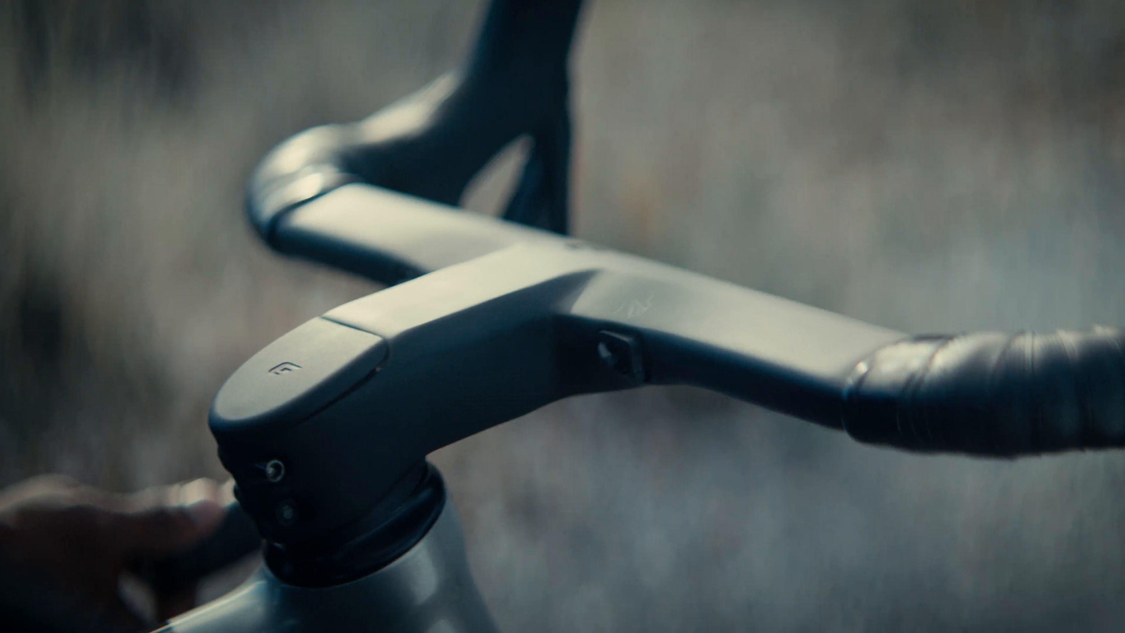 Off the Front | CADEX Aero Integrated Handlebar