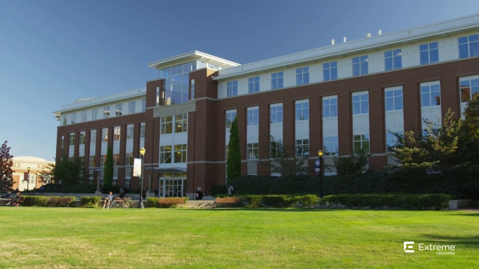 How Florida Gulf Coast University Built a Scalable, Modern Network to Enhance Student Experiences