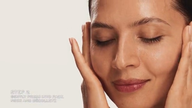 Lancôme Absolue Soft Cream Anti-Aging & Firming Face Moisturizer