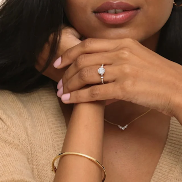 18K Yellow Gold Delicate Versailles Diamond Ring