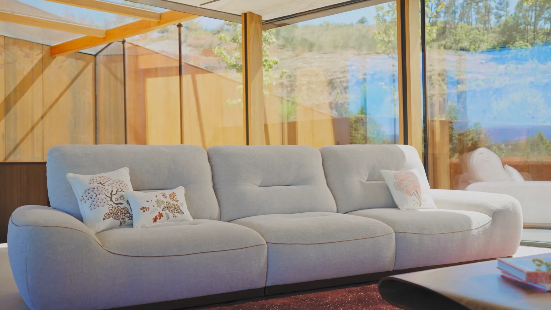 ROCHE BOBOIS | Japan | Official Website | French Art de Vivre