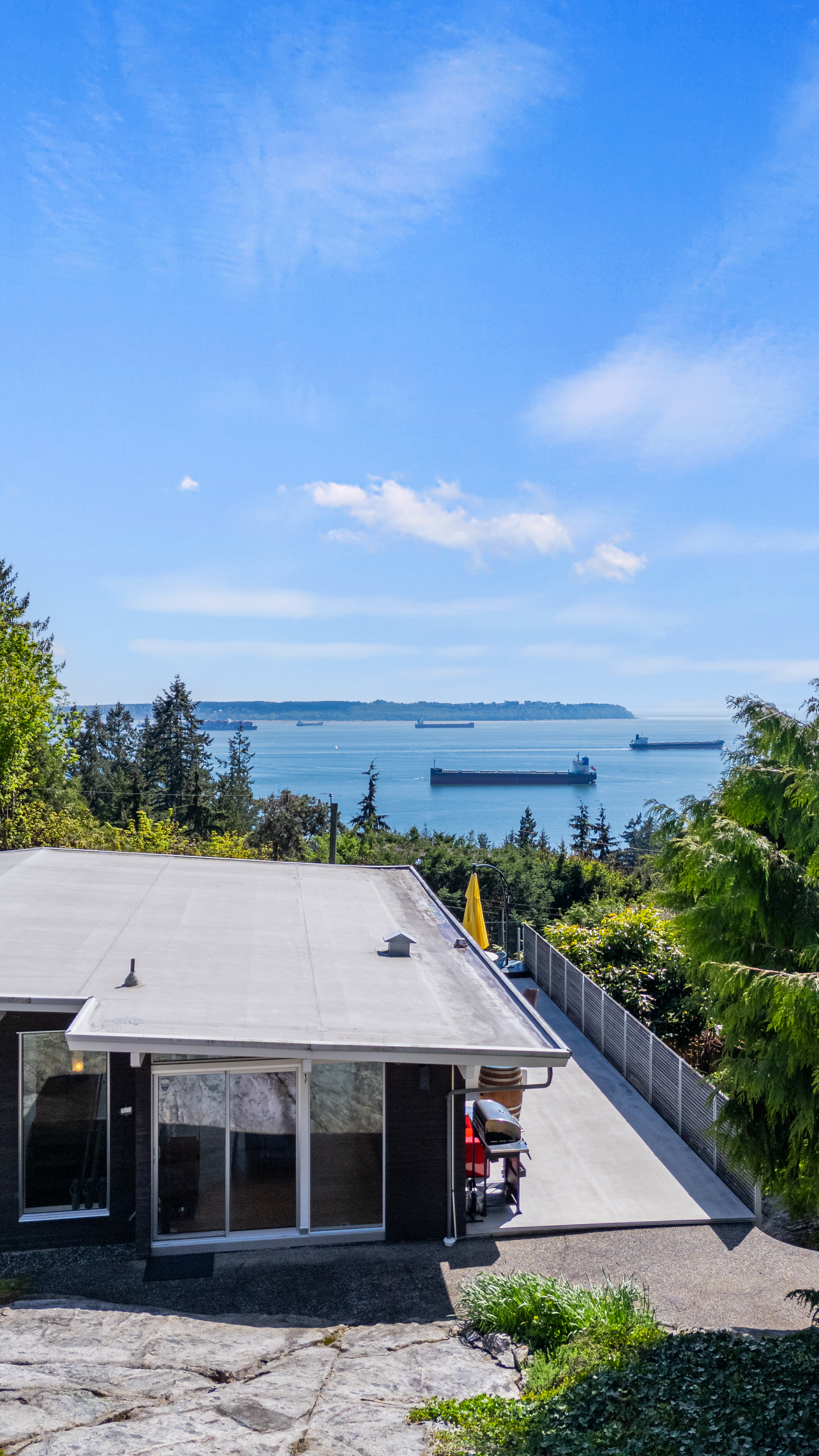 4045 Bayridge Ave listing reel