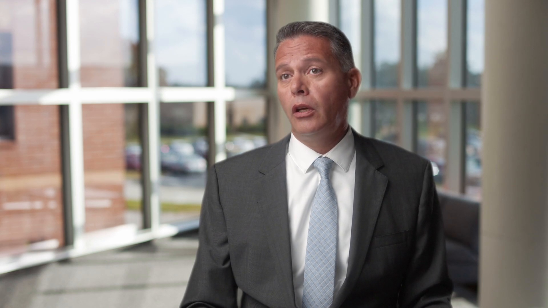 How do immediate annuities pay out?