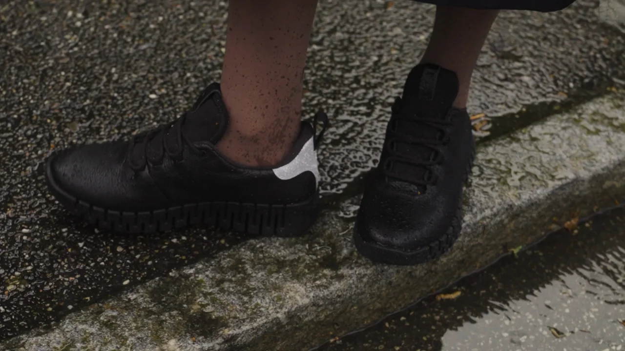 現行♡エコー ダニッシュデザイン パンチングレザーシューズ 幅広モデル EEE Discover the Sculpted Collection | ECCO® Shoes