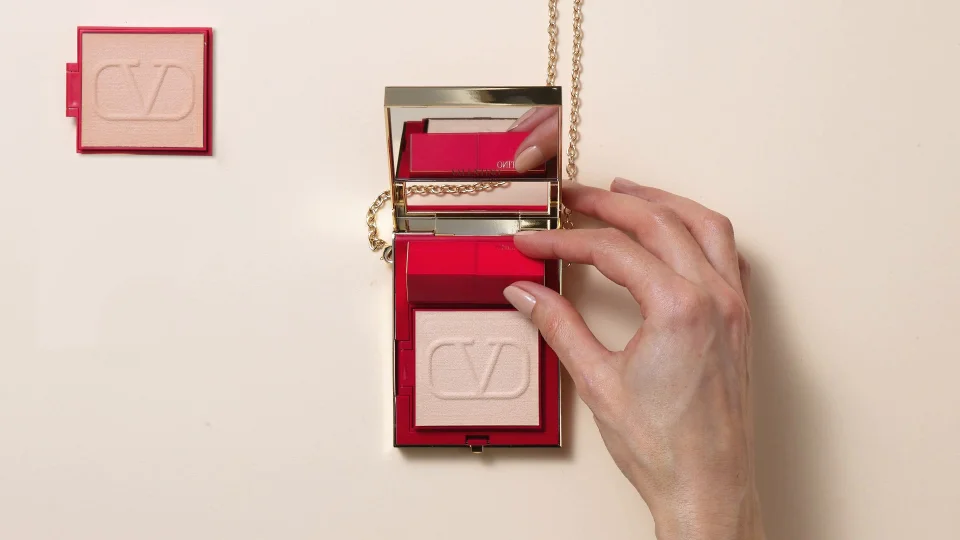 Valentino Go-Clutch Refillable Compact Finishing Powder | Nordstrom