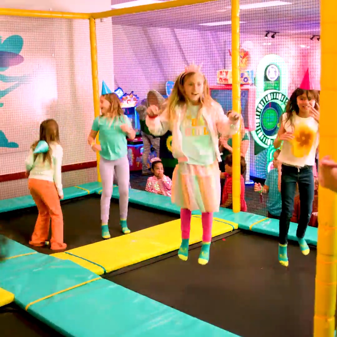 Chuck E. Cheese Wichita, KS | Kids Birthday Parties, Pizza