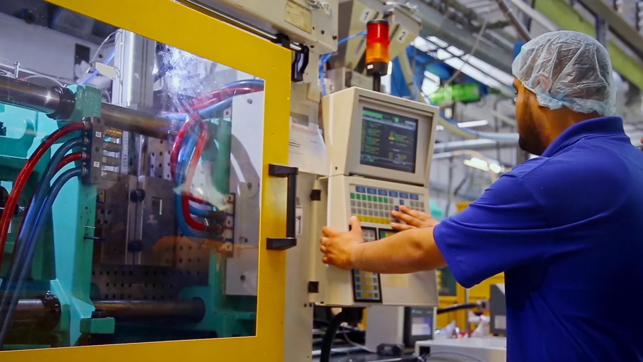 Injection moulding at Carmo: multi-cavity production