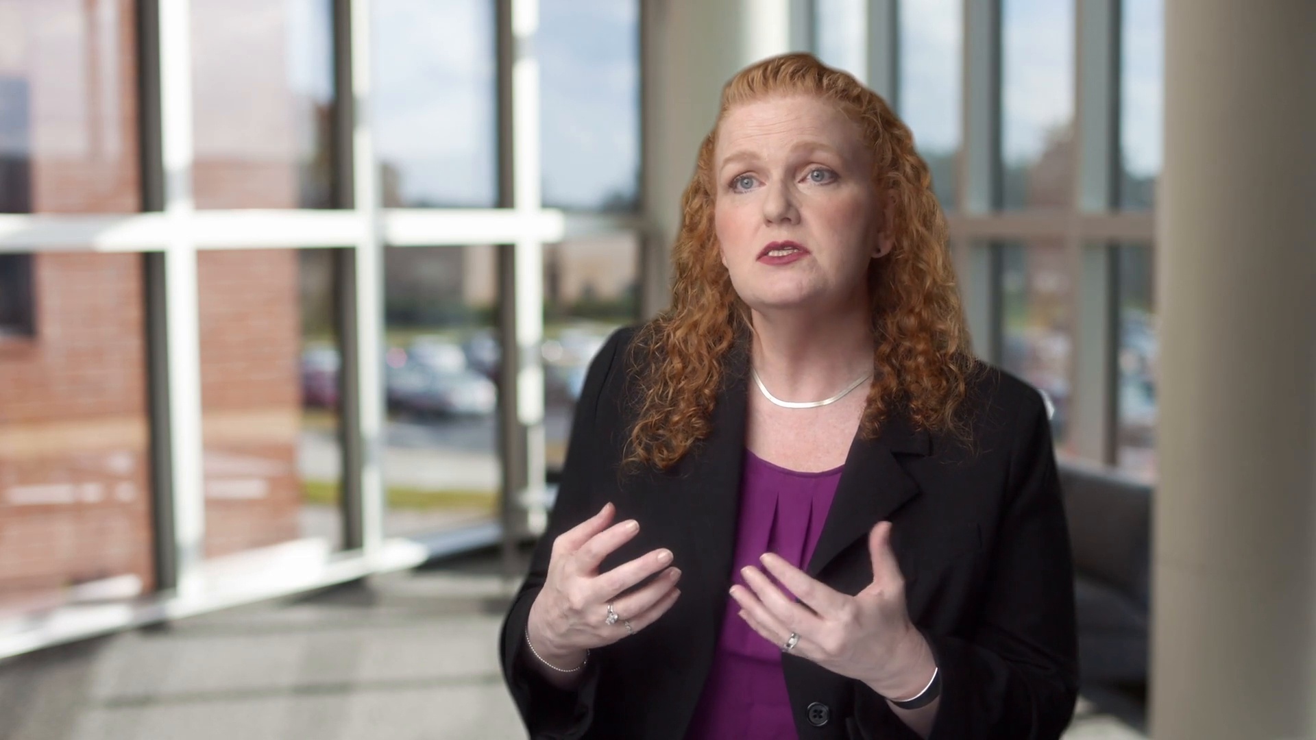 What are the benefits of a fixed annuity?