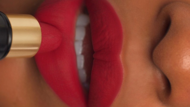 Christian Louboutin Rouge Louboutin Velvet Matte Lip Colour - Bonita  Feminista