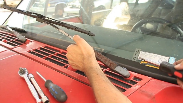 How To Remove A Jeep Windshield Wiper Motor Jeep Cherokee 1984 2001