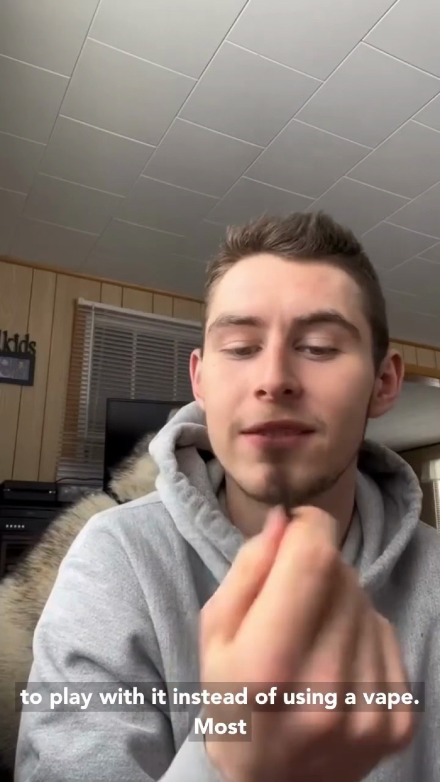 Still from a customer video about swapping a vape for the Shift