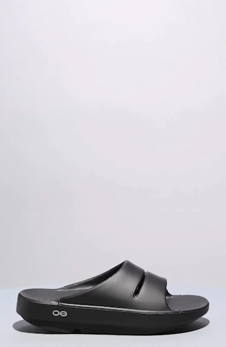 OOFOS Gender Inclusive OOahh Slide Sandal Women main image 2