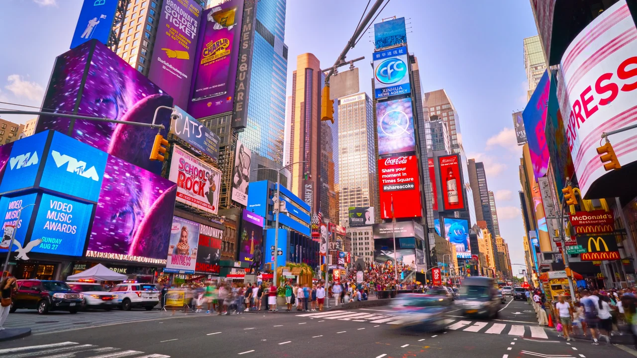 Industries - Consumer Goods header video