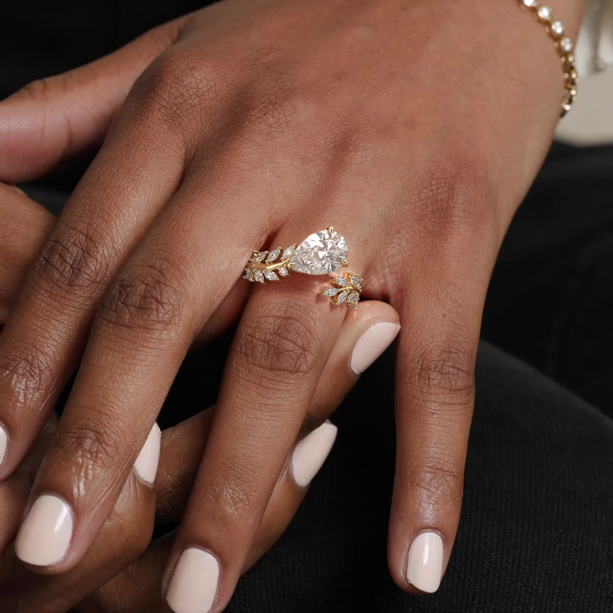 18K Yellow Gold Sweeping Ivy Diamond Ring (1/2 ct. tw.)