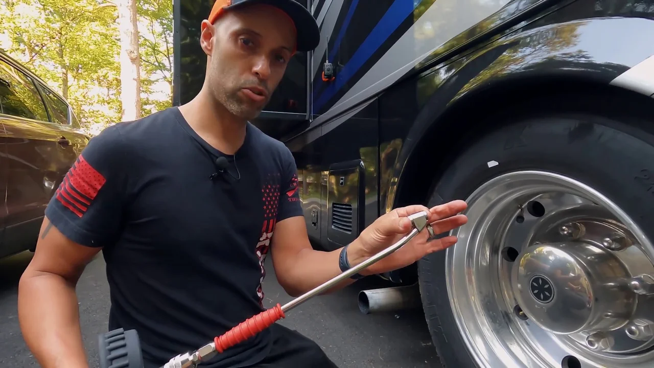 Lightning T-Series Lock-on Dually Tire Air Chuck | JACO