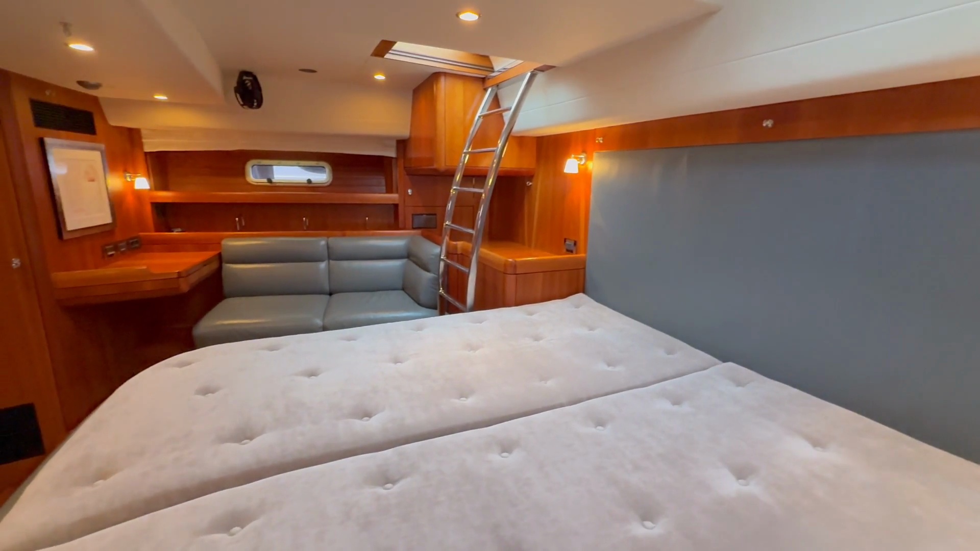 655 Jackie O walk through