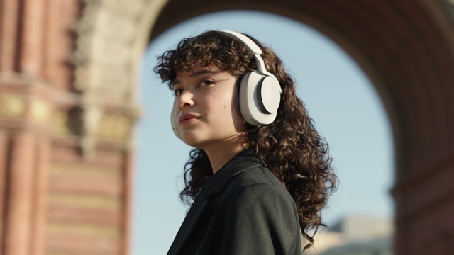 Bowers & Wilkins Px7 S2e Noise Canceling Headphones
