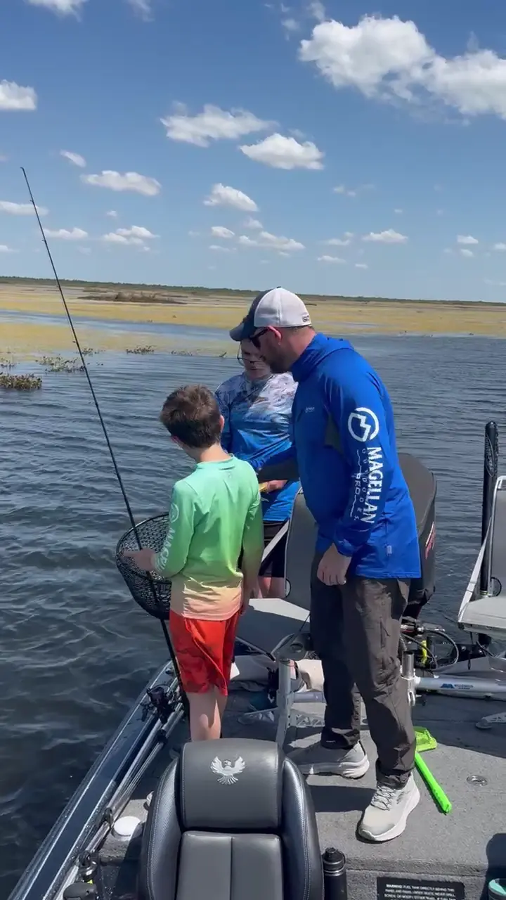 Business Card: Scales & Tales Outdoors Bass Fishing Guide
