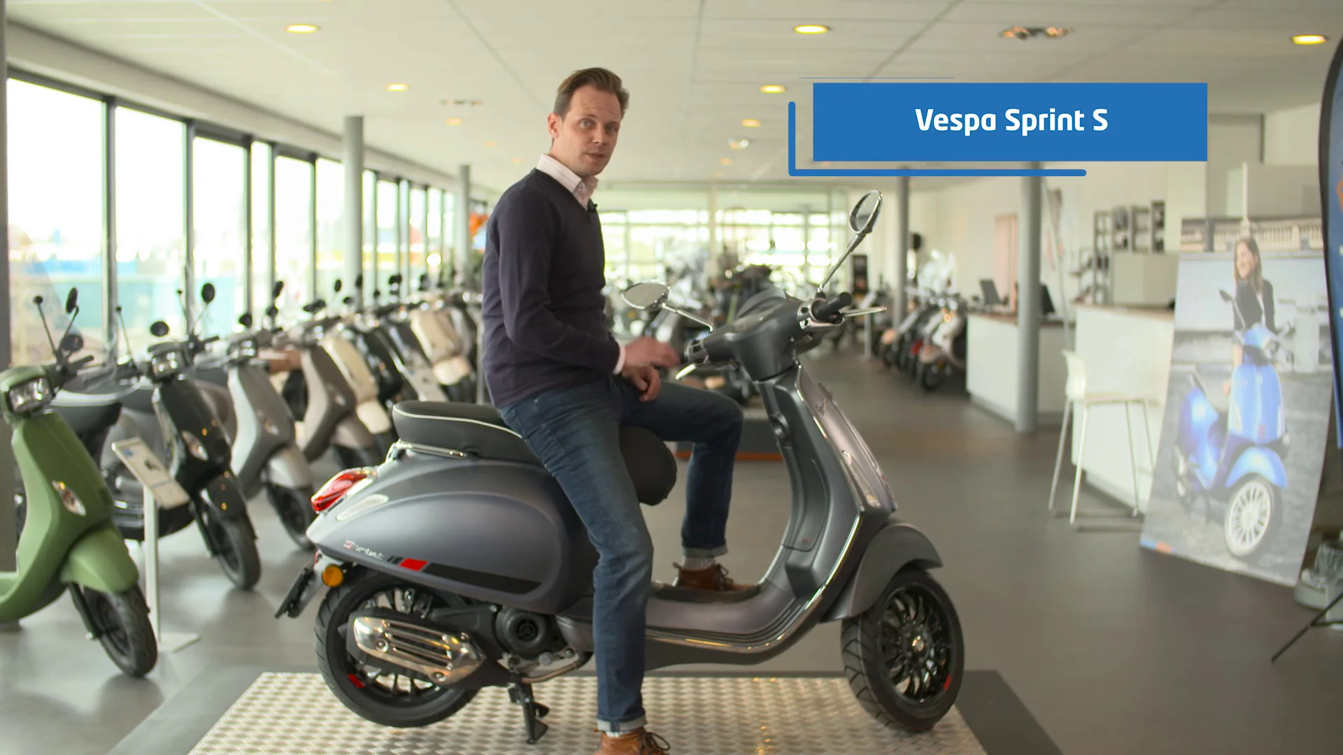 Vespa Scooter Sprint Zwart | Voordeelscooters.nl