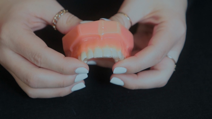 <p>This instructional content provides essential guidance for dental retainer users, covering the recommended wear time of eight to ten hours nightly and proper insertion technique starting with front teeth alignment and working backward. It also includes important removal instructions, emphasizing the correct method of removing one side at a time to prevent damage or discomfort.</p>
