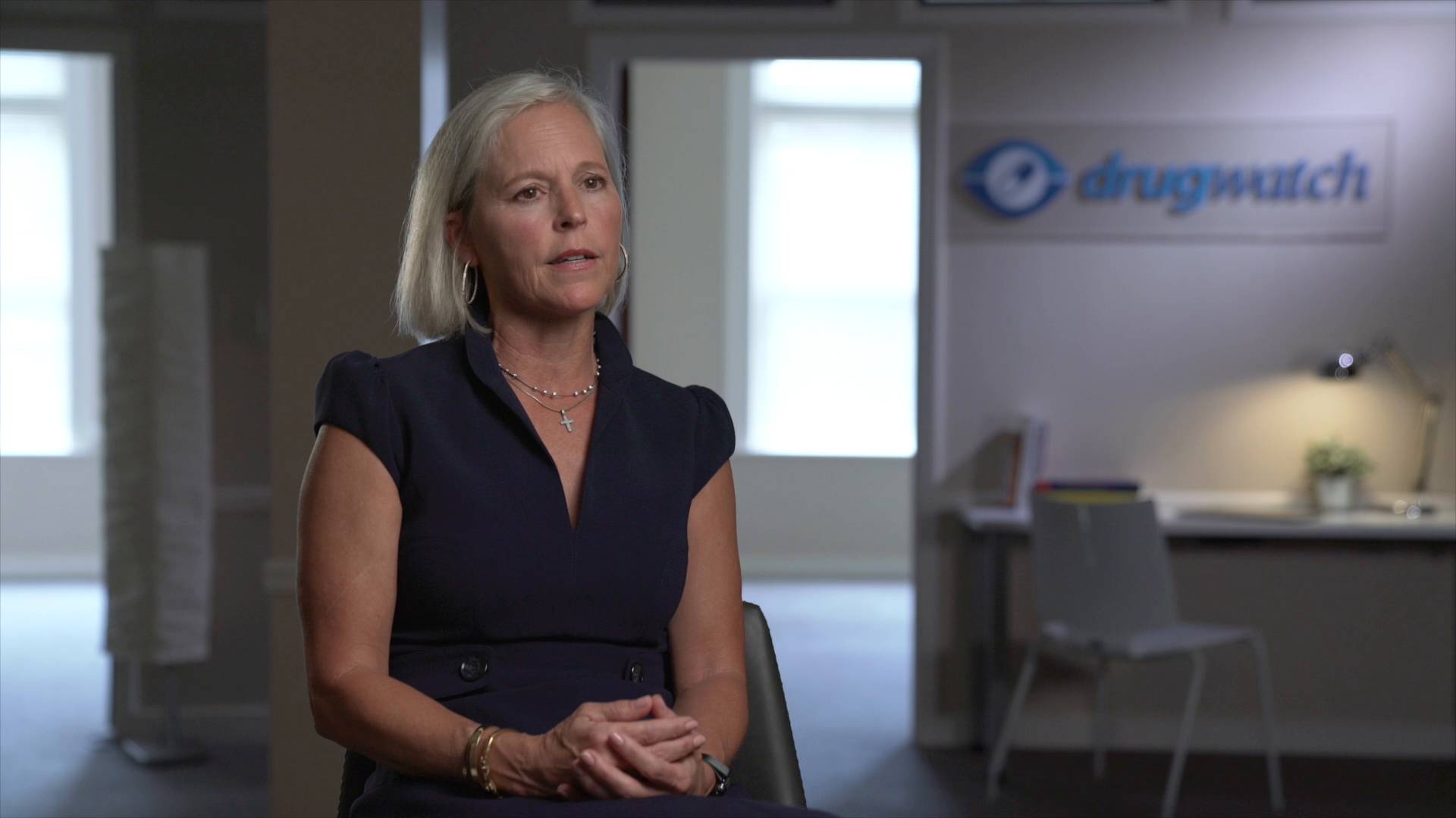 What are some serious complications associated with metal-on-metal hip implants?