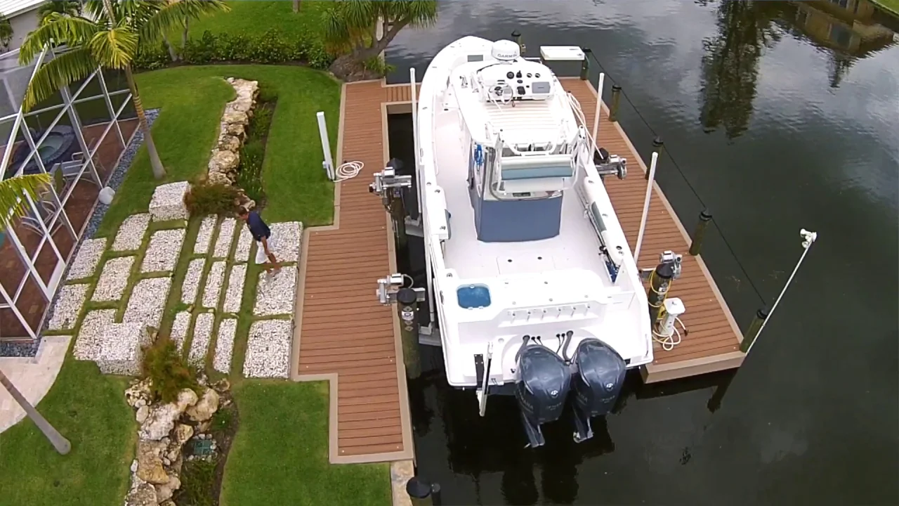 7 Must Have Golden Boat Lift Accessories