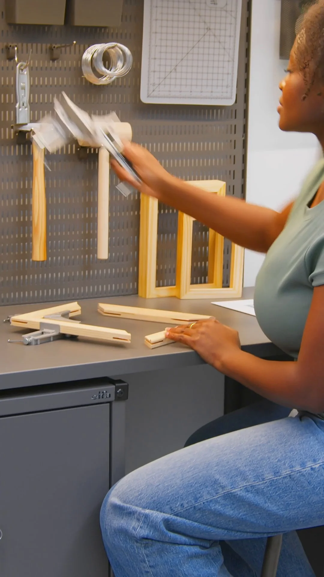 Deluxe Comfort Sliding Shelf for Under Cabinet