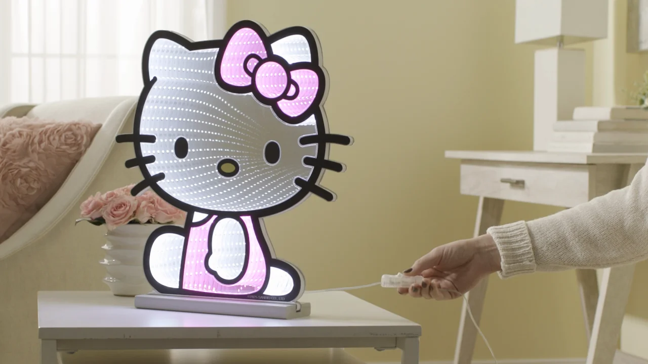 Hello Kitty Valentine Infinity Light | Swiss Colony