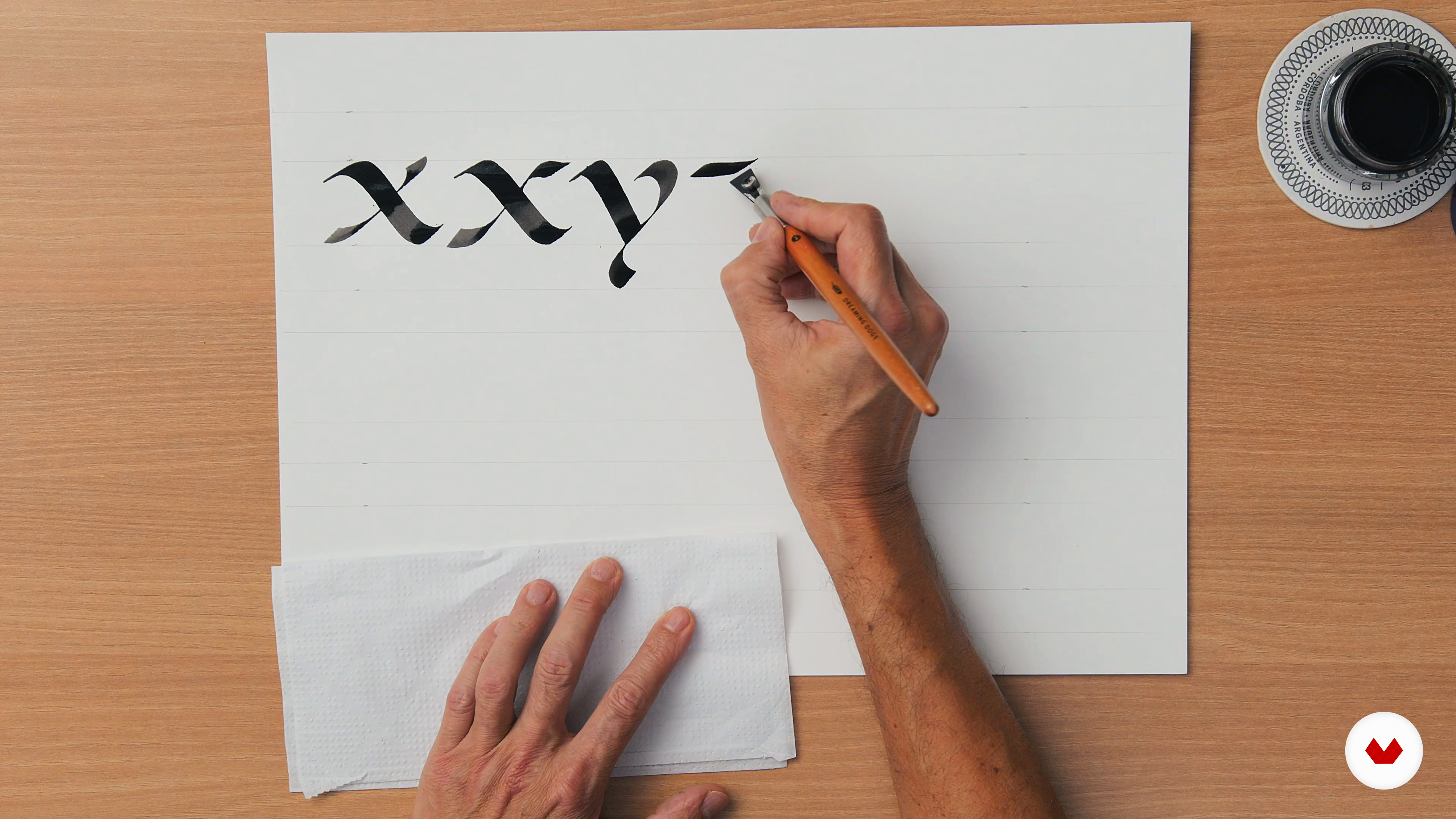 Dessiner des lettres majuscules et minuscules au stylo 2