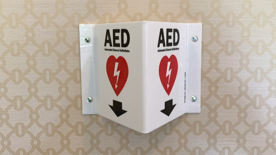 Projecting AED V-Sign
