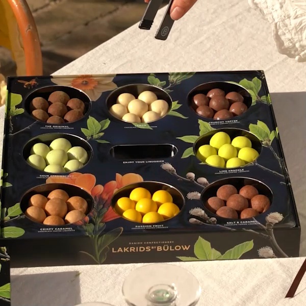 SPRING SELECTION BOX
