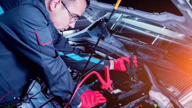 CM-170 Providing In-Store Services