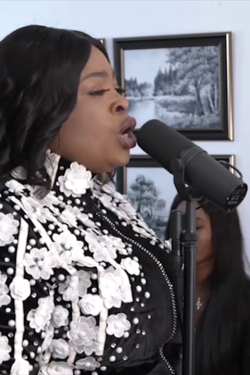 MV9 - Sinach