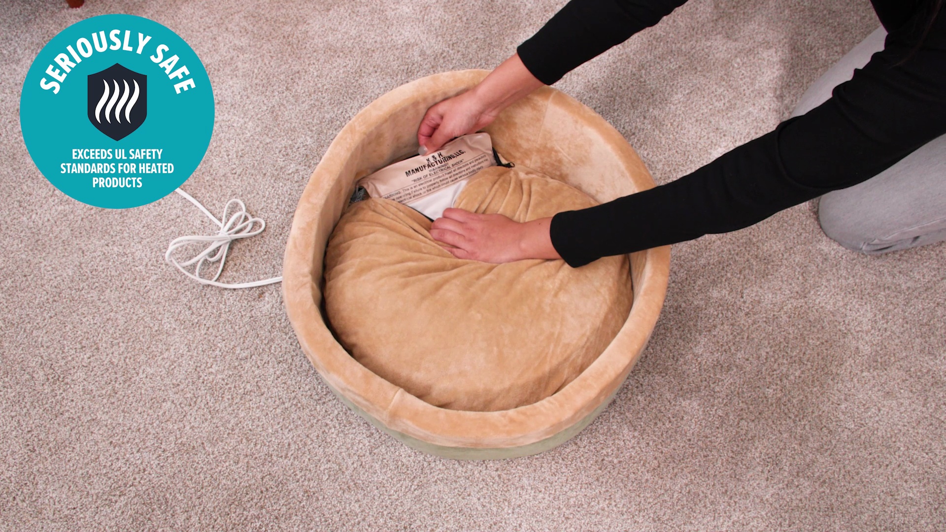 K&H PET PRODUCTS Thermo-Snuggle Cup Bomber Heated Dog & Cat Bed