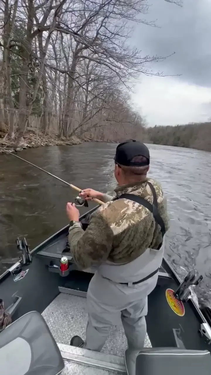 Business Card: Walleye Hunters Guide Service