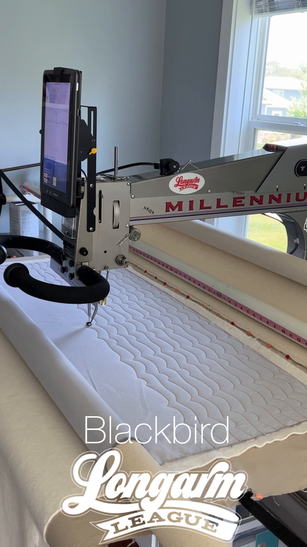 apqs millennium longarm quilting machine for sale