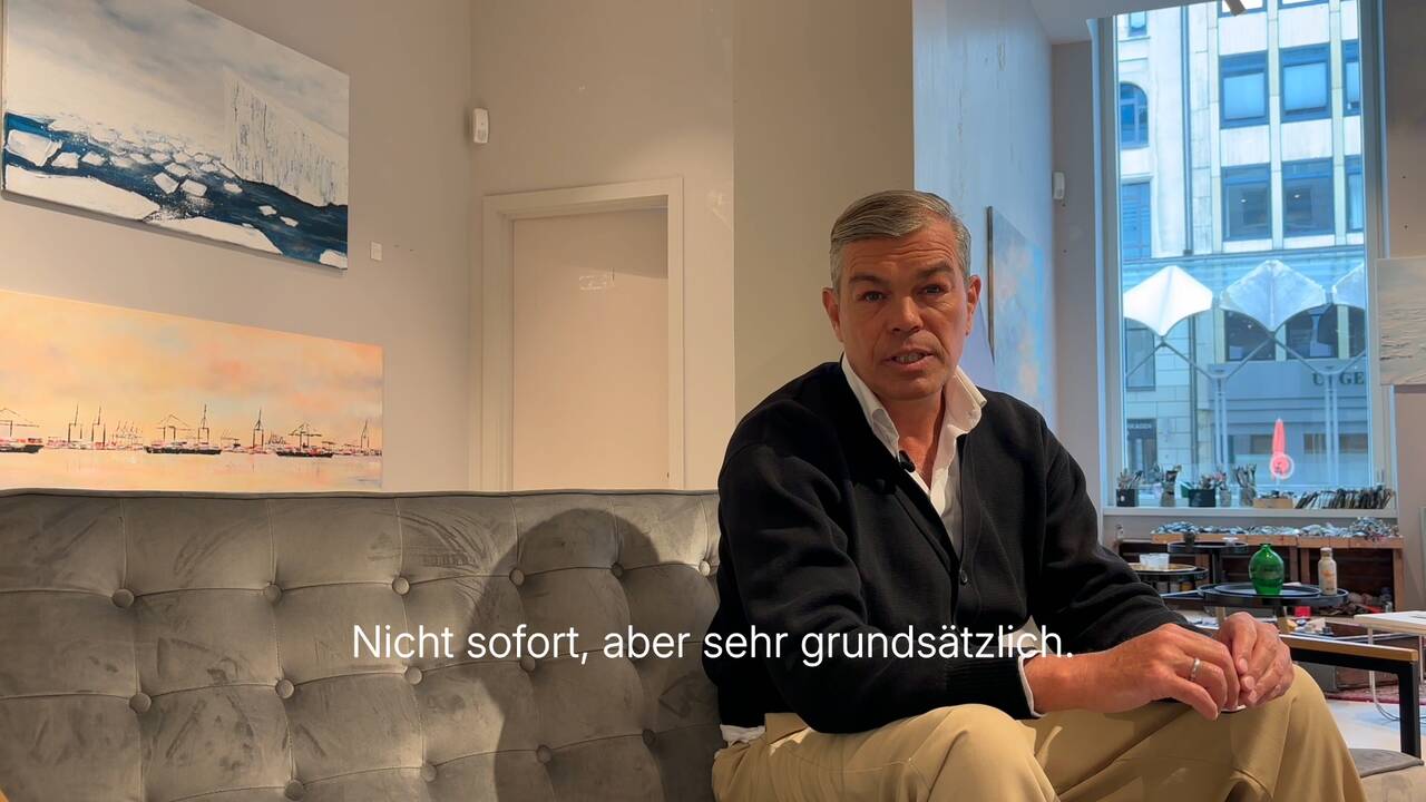 Kim C. Birtel stellt das Webinar vor