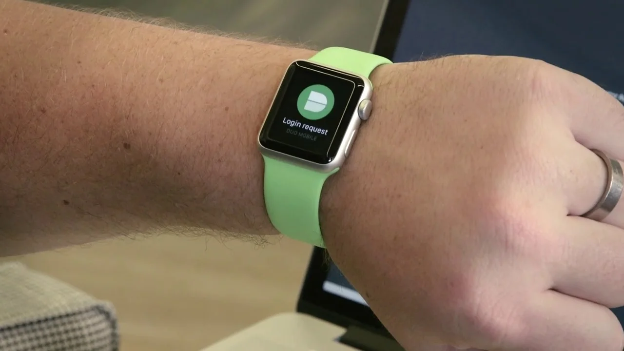 Can you pair an apple watch to two online phones