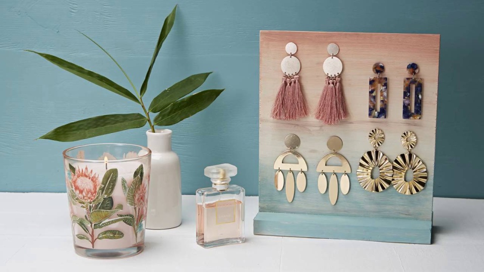 Organise your earrings Organise your earrings