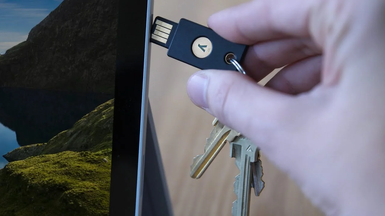 Secure hybrid and remote workers | Yubico