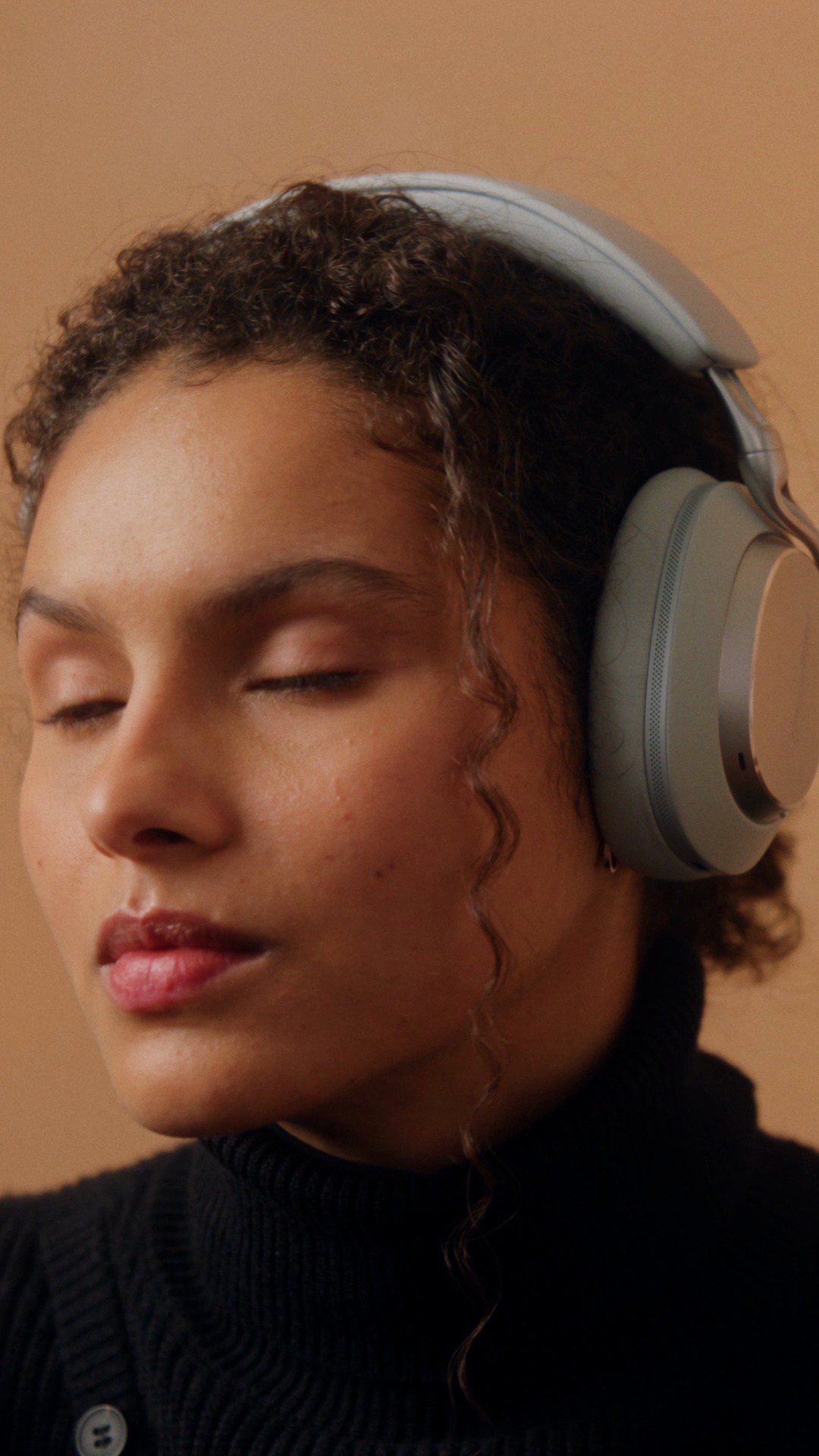 Px8 S2 - Over-ear noise-canceling headphones | Bowers & Wilkins