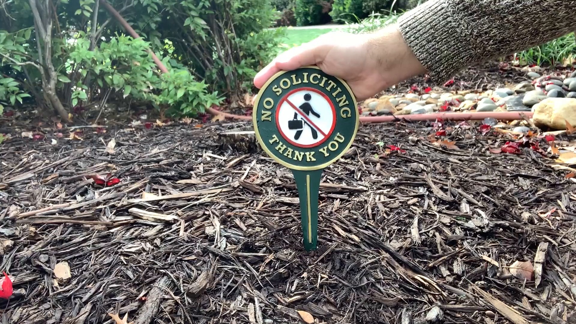 Garden Boss Petite Sign - No Soliciting