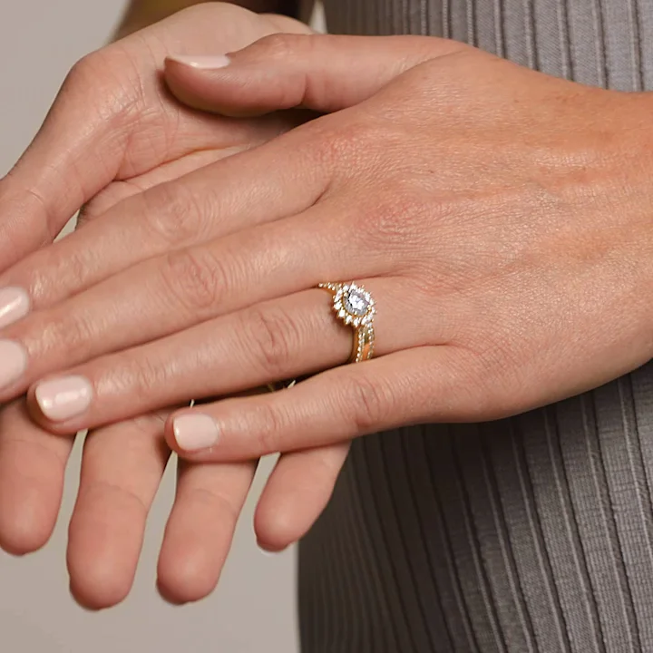 18K Yellow Gold Luxe Sunburst Halo Diamond Ring (1/2 ct. tw.)