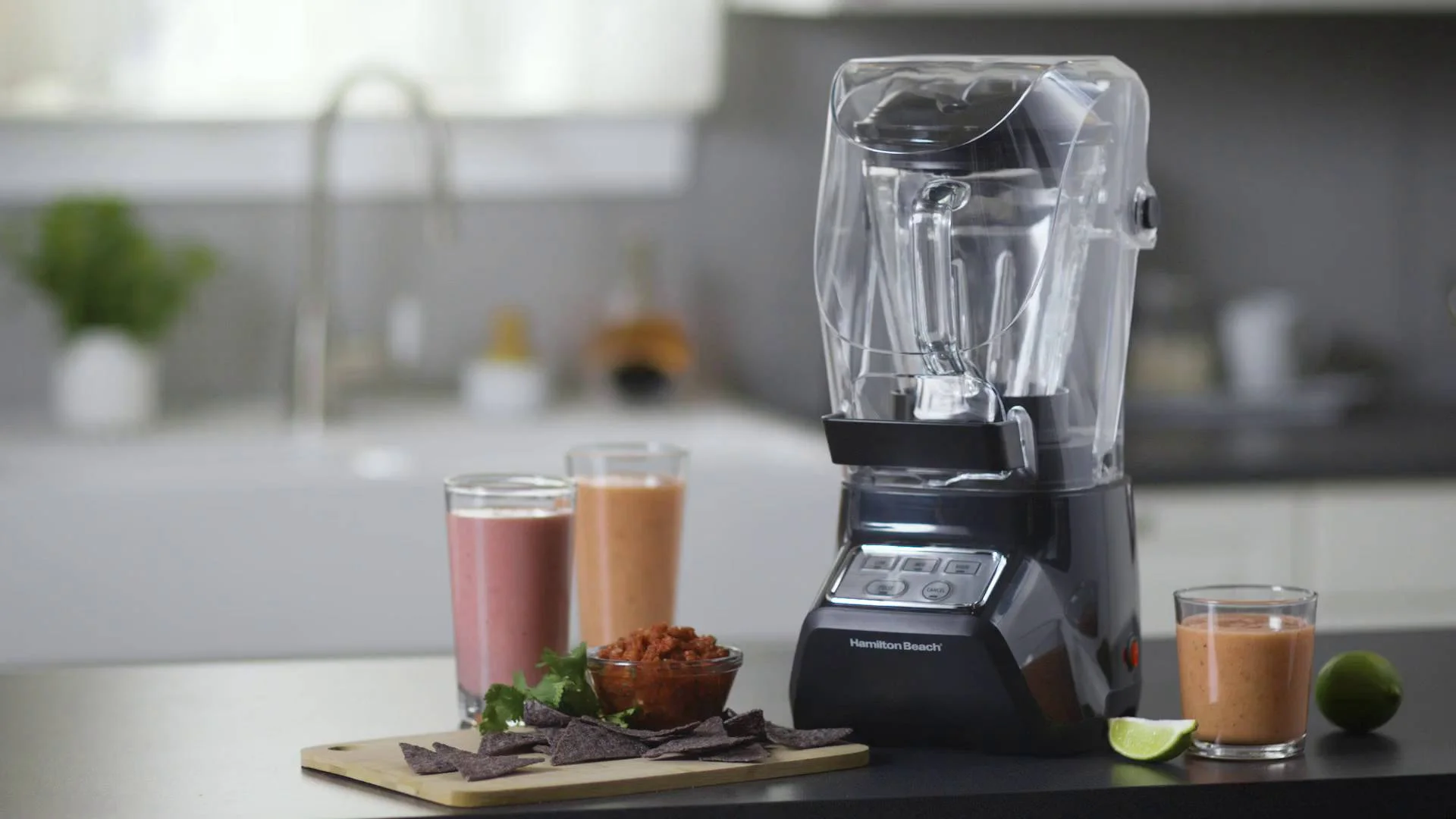 Sound Shield 950 Blender with Personal Jar - 53603 | HamiltonBeach.com