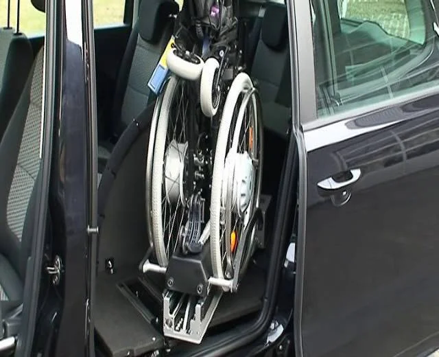 Bras robot chargeur de fauteuil roulant RCC 205 pour fauteuils roulant  manuels et pliables sur Marseille - Handi Mobil