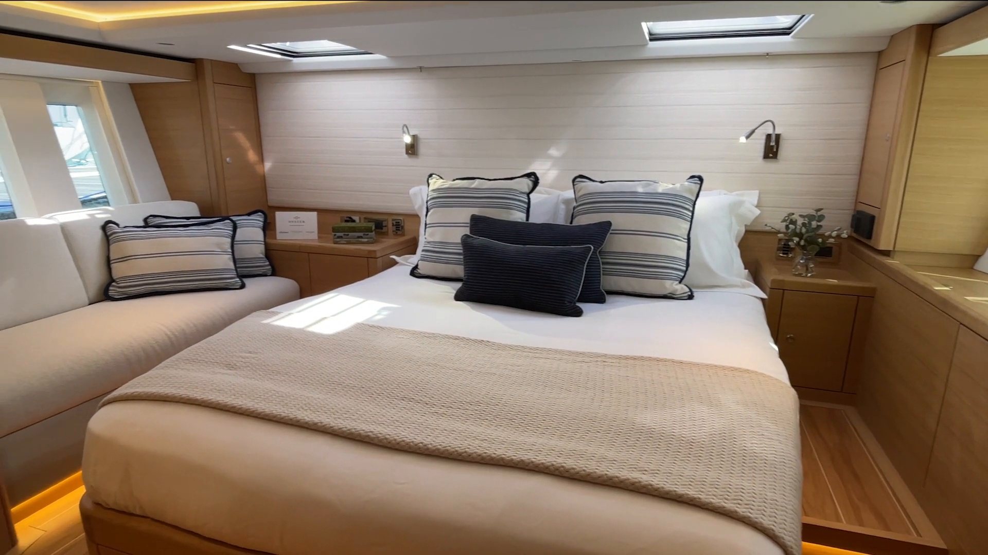 595-09 Interior Film