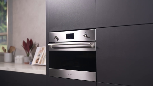 Smeg Classic Pyrosteam Oven - Air Fry & BBQ