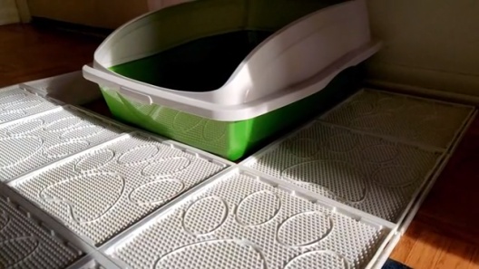 Van Ness Trackless Litter Mat Tiles 4-Pack