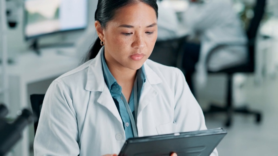 Lyons Magnus Cut Labeling Time and Manual Work with Genesis Foods