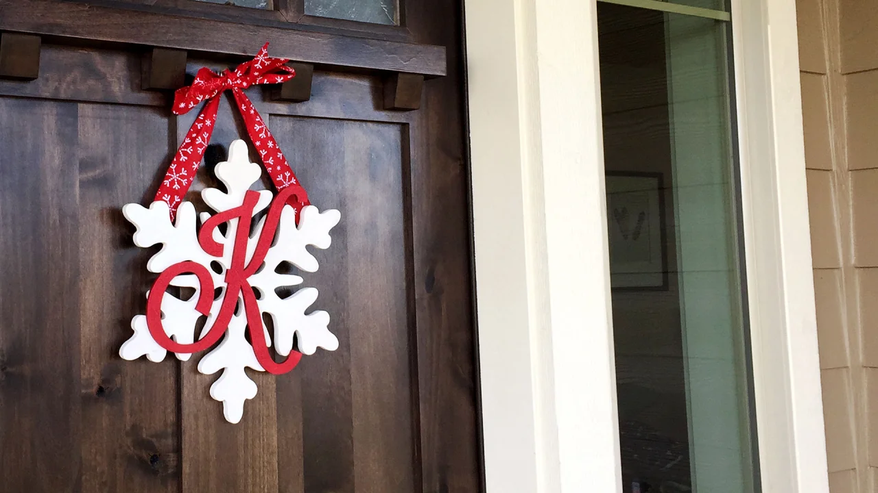 Snowflake Monogram- Holiday Wooden Monogram good Letters, Door Hanger Wreath- Christmas, winter holiday decoration